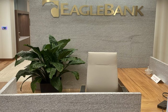 Eagle Bank: Lobby: office plant installation by Plants Alive, DC metro